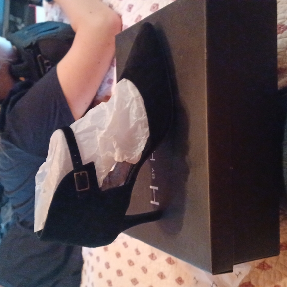 Heels - Picture 2 of 5